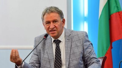 Стойчо Кацаров: Внос на лекари от чужбина? Няма как!