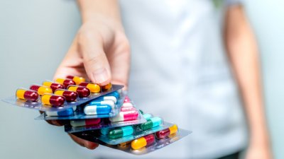 Два антибиотика за деца ще се отпускат безплатно от утре