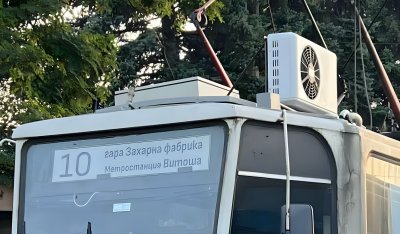 ОПААА! Слагат климатици в трамваите по 10 бона парчето. В "Амазон" са по 800 евро