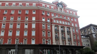 Над 13 600 души са намерили работа през юни