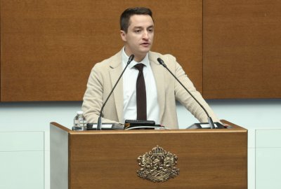 Добрият тон се завърна: Божанков няма да бойкотира Цончо Ганев 