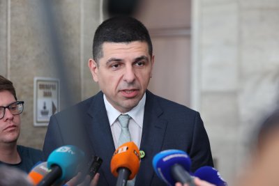 Ивайло Мирчев: ПП-ДБ няма да влезе в оркестъра на руските балалайки