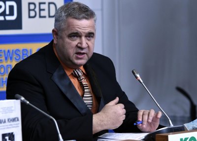Доц. Спас Ташев пред Lupa.bg: Евродепутатът със „смъртните заплахи” от България е прокси на Сърбия