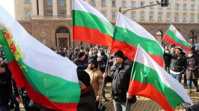 Заплатите в земеделието се увеличават с 20%, спират протестите 
