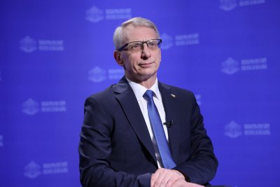 Денков: Вършат се абсолютно ненормални неща в България