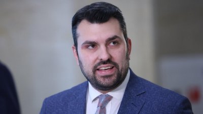 Георг се превъзбуди от германската посланичка