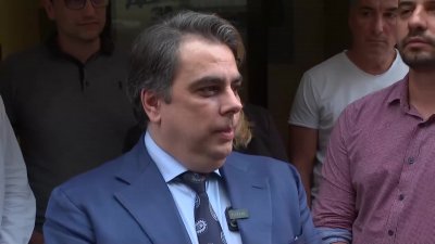 Асен Василев: Отказвам се от имунитета си и ще осъдя Пламенка Димитрова