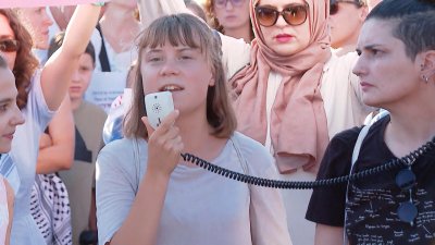 Грета Тунберг дойде да протестира на Балканите