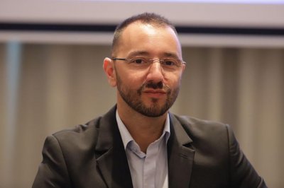 Хекимян не спира атаките: Подгони Терзиев за Войнишкия паметник при НДК, стоял на "трупчета"