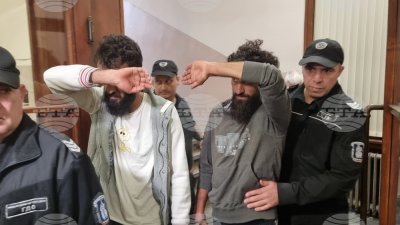 Оставиха в ареста братята сирийци, отвличали и изнасилвали мигранти в Харманли