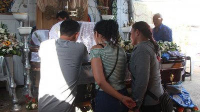 Девет души загинаха при стрелба в билярдна зала в Еквадор