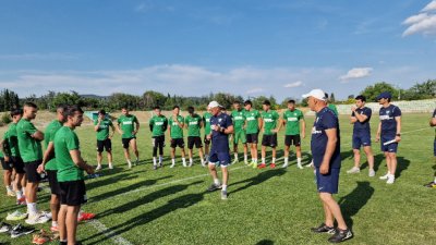 ФИФА свали забраните на Берое, старозагорци ще картотекират