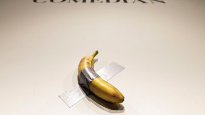 Посетител изяде банан - авангардна арт-инсталация за милиони