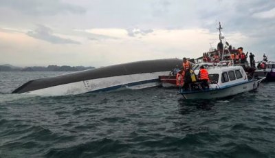 38 са вече жертвите, загинали на туристическо корабче във Виетнам