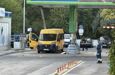 Няма пострадали от взрива на метановата бутилка на бензиностанцията в Бургас