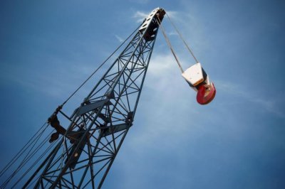 Разкриха кражба на строителни машини и фургон за около 50 000 лв. в София