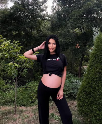 Първо в Lupa.bg: Поли на Джизъса роди Теана
