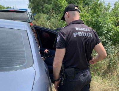 Мароканец нападна граничен полицай и бе прострелян 