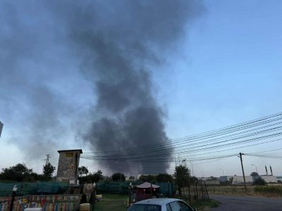Голям пожар в района на Ритейл парка в Елин Пелин