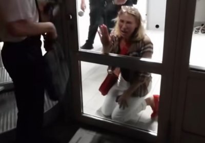Глобяват оператор заради скандала на летището 
