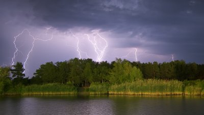 Код "жълто" за гръмотевични бури в четвъртък