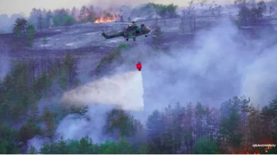 Над 120 души гасят пожара в Илинденци, евакуират хора