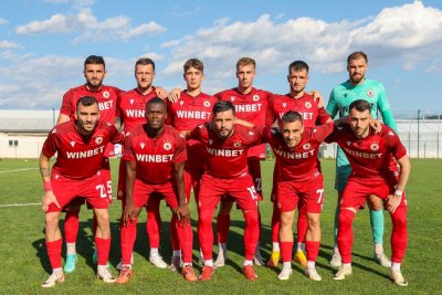 ЦСКА бие шута на двама