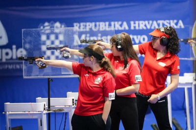 Покориха Европа: Женският отбор на България в спортната стрелба грабна златото 