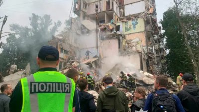 Шестима загинали, включително дете, при руски въздушен удар по Киев