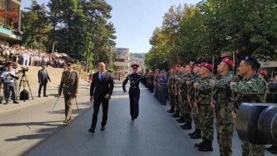 Президентът от Търново: Връзката между народ и армия е устоявала на всякакви изпитания 