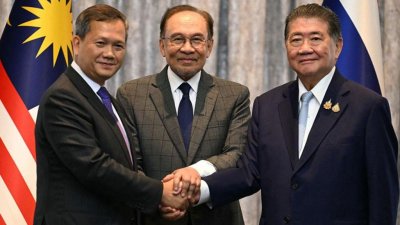 Тайланд и Камбоджа се споразумяха за прекратяване на огъня
