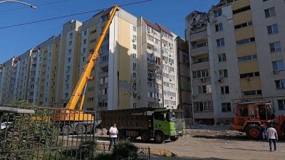 18 ранени при експлозия в жилищен блок в руския град Саратов