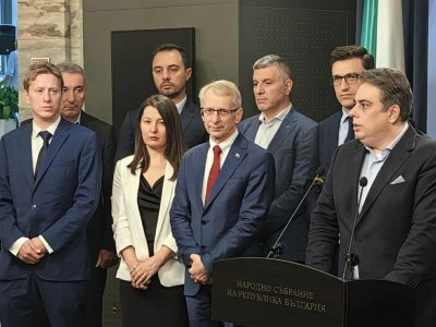 Асен Василев: За първи път от 4 години българите започнаха да обедняват, „постната пица“ се върна