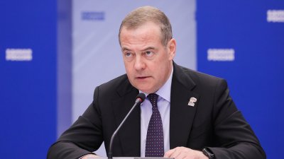 Медведев към Тръмп: Не забравяйте руските ядрени оръжия