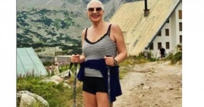 Яка като бригадирска кирка: Доктор Емилова качи Мусала на 82! (СНИМКИ)