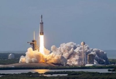 Корабът "Дракон" на SpaceX излетя към Международната космическа станция