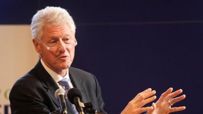 Семейство Клинтън ще дава показания