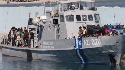 Задържаха 47 мигранти край остров Родос