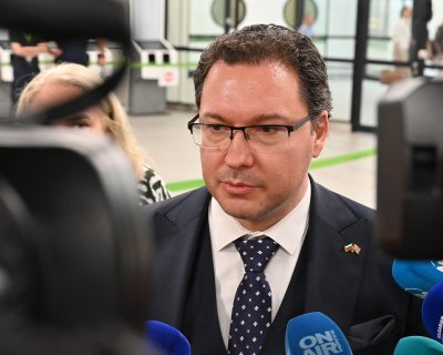 Даниел Митов: Пилоти от Гранична полиция могат да гасят с хеликоптери