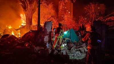 Пожар в склад за гориво в Сочи избухна след украинско нападение