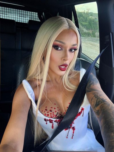 Диона публикува в профилите си в социалните мрежи нов фотос