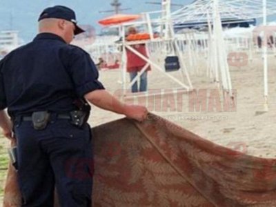Труп на мъж с абокат по гащи изплува на Слънчака