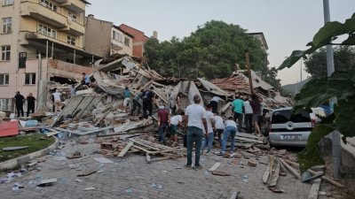 7 души са спасени след земетресението в Турция