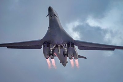 Тръмп прати 3 бомбардировача на границата с Русия преди преговорите за Украйна