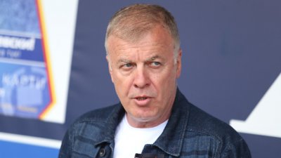 Македонски национал пред подпис с Левски