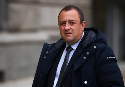 Министър Иванов нареди проверка на АПИ за бонусите от 2,2 млн. лева