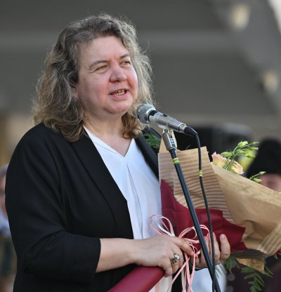 Киселова отговори на Радев за грабежа: Нищо не е продавано, а става дума за обществено обсъждане