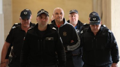 Димитър Вълканов, действал с братя Лебешковски, се предаде