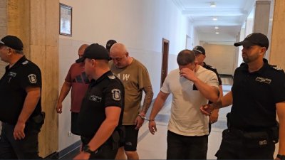 Оставиха в ареста тримата мъже с фалшивите евробанкноти
