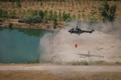 Заради вятъра: Евакуират пожарникари, военни и доброволци от пламналия Пирин